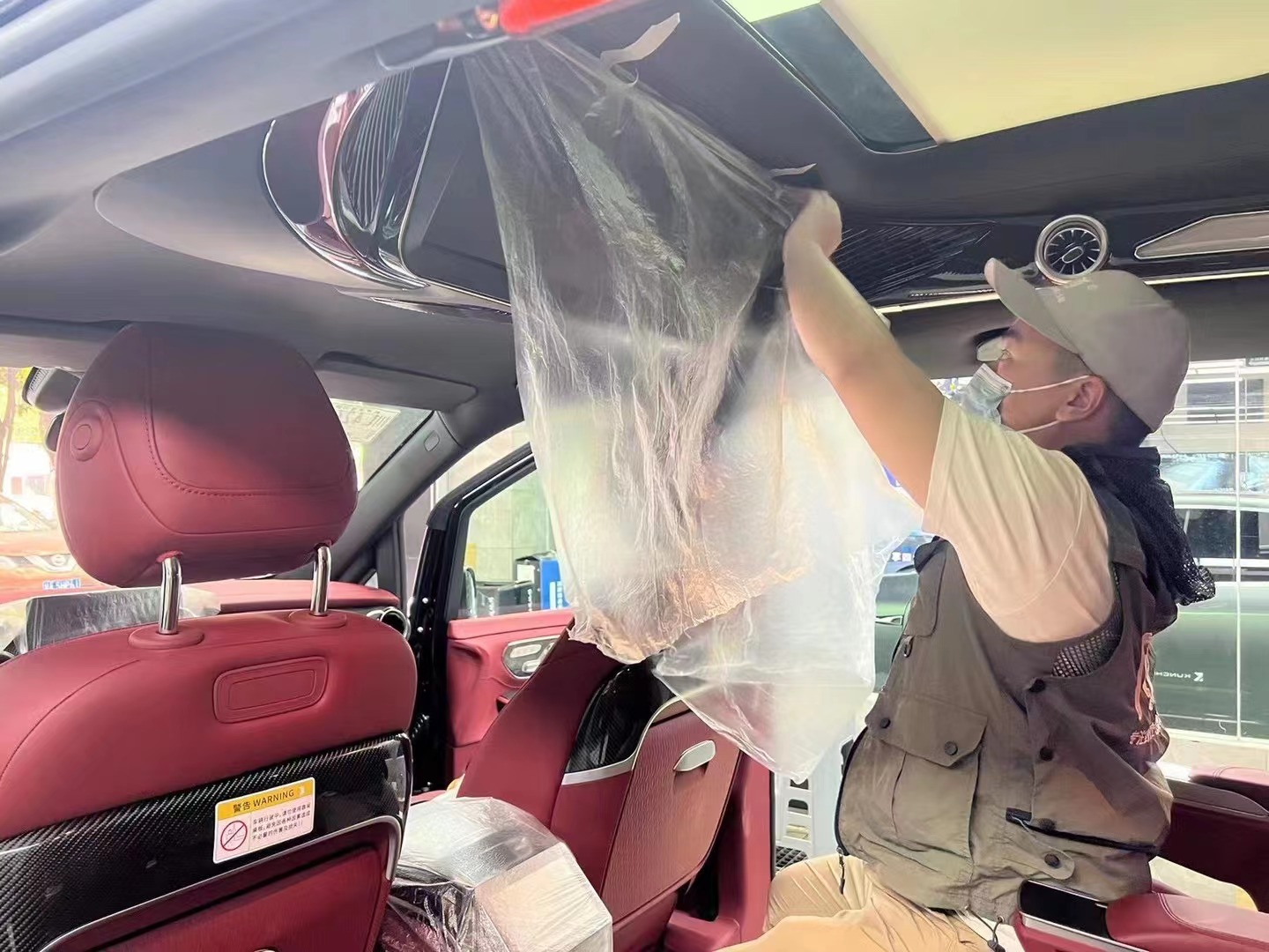 如何知道新車是否甲醛超標，車內(nèi)異味如何解決