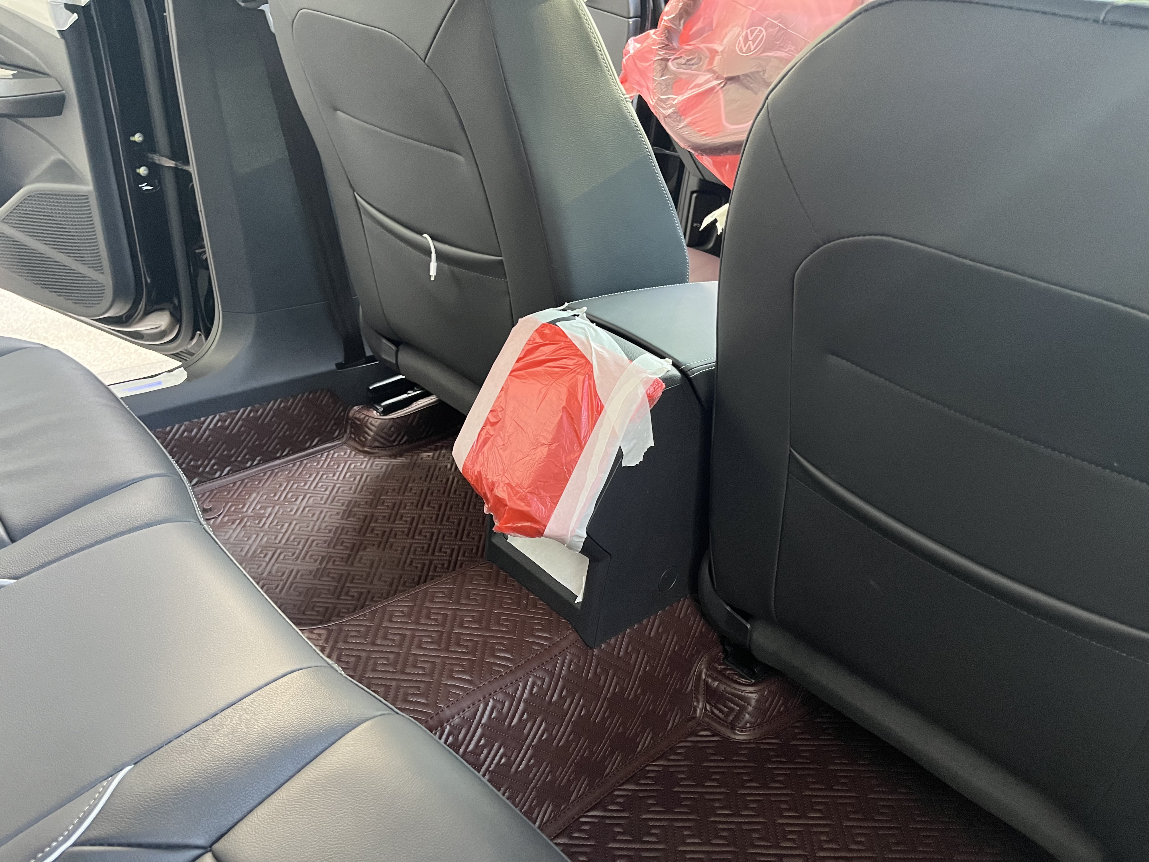 夏天溫度升高時，小心高溫暴曬后的汽車甲醛