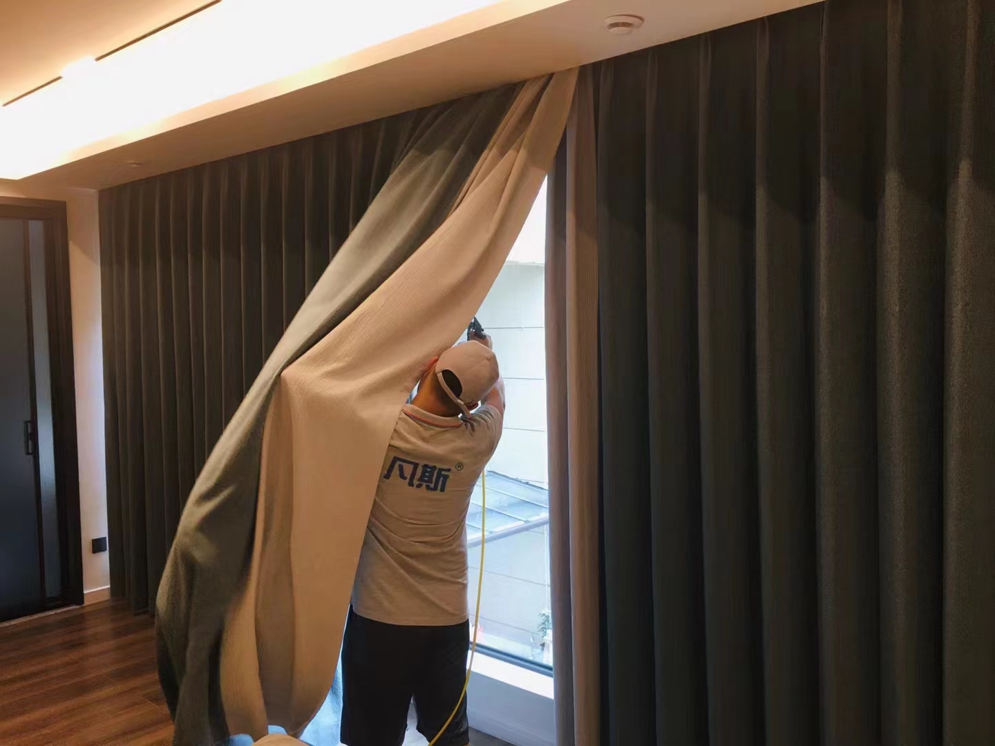 窗簾異味大，是甲醛超標(biāo)的表現(xiàn)嗎？